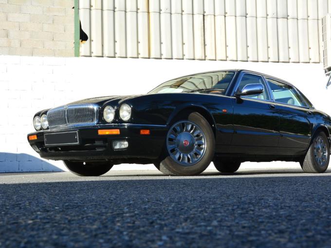 Daimler Double Six Version longue "Pr&eacute;sident" de 1995