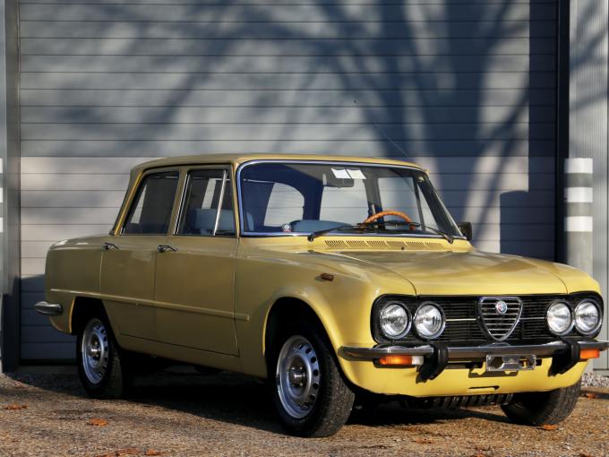Alfa Roméo Giulia Nuova Super 1300 de 1975