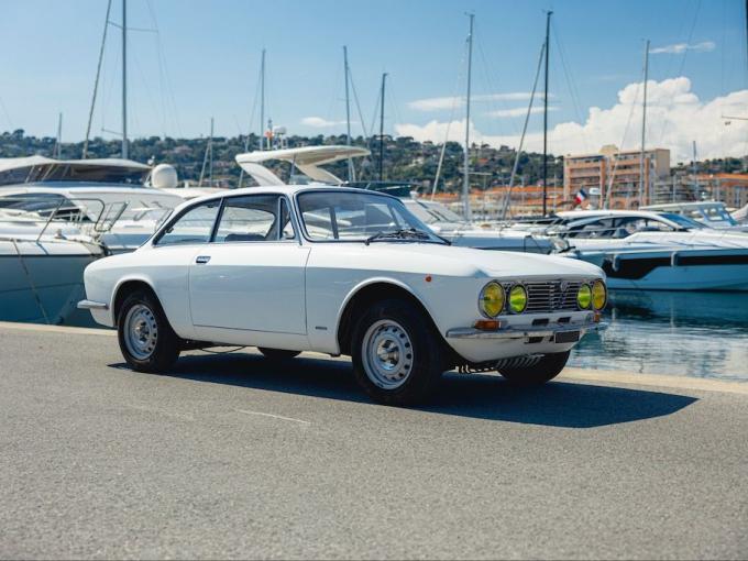 Alfa Roméo Giulia GT 1600 de 1975