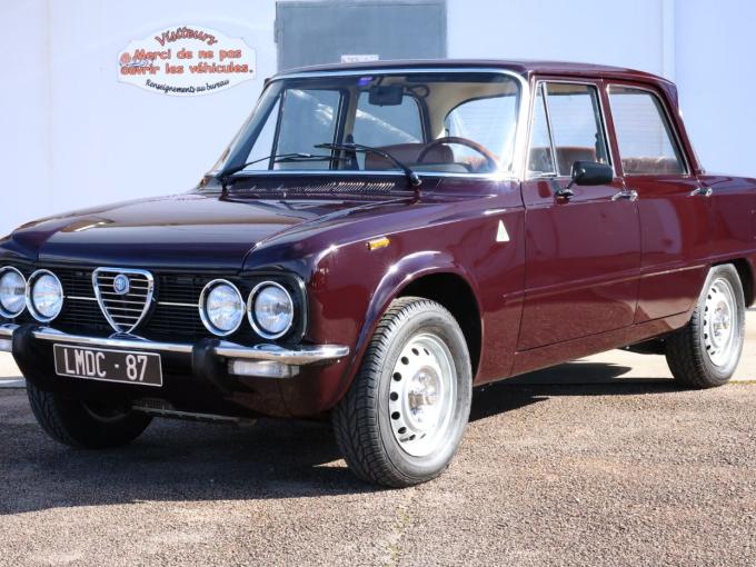 Alfa Roméo Giulia Nuova Super 1300 de 1976