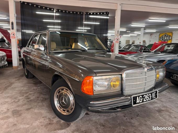Mercedes-Benz 230 E W123 de 1984
