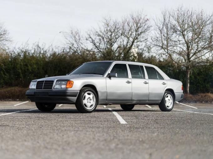 Mercedes-Benz E class 260 E Limousine de 1993