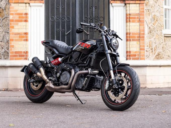 Moto  Indian FTR 1200 Carbon Black Series “87 km” de 2024