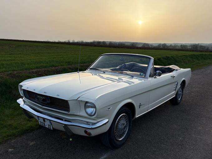 Ford Mustang V8 Cabriolet de 1966