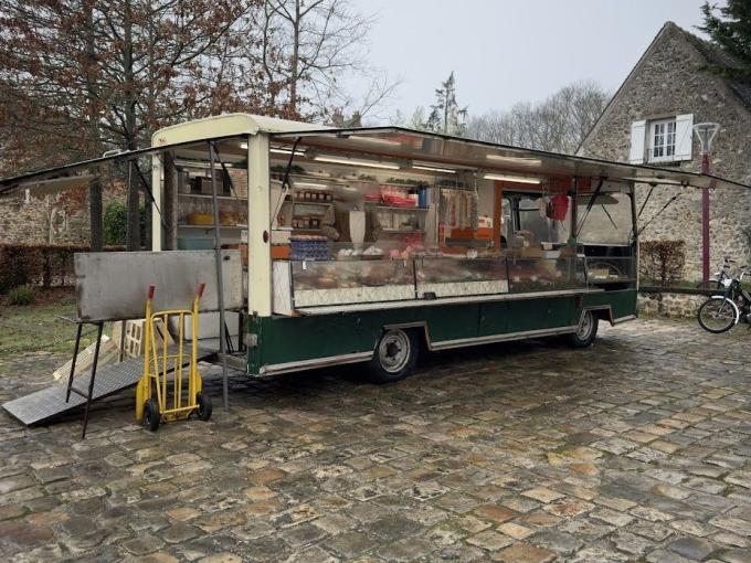 Peugeot J7 camion marché /food truck  de 1976