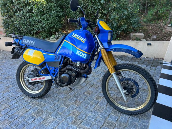 Moto yamaha 600 T&eacute;n&eacute;r&eacute;  de 1987