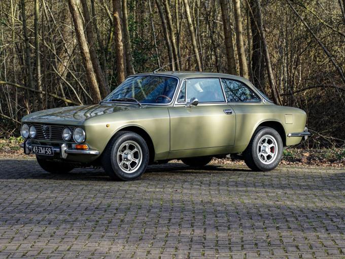 Alfa Roméo Giulia GT 2000 Veloce de 1975