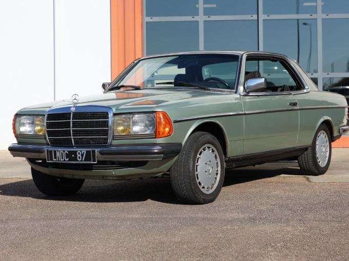 Mercedes-Benz CE 300 de 1982