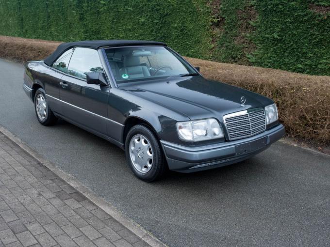 Mercedes-Benz E class 220 Cabriolet de 1994