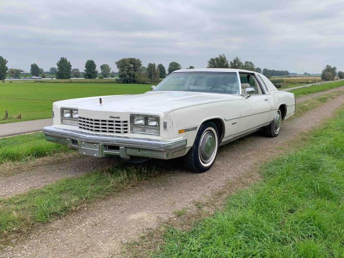 Oldsmobile Toronado V8 6.6 Coupé de 1977