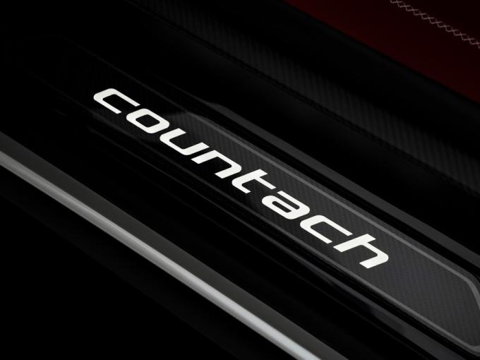 Lamborghini Countach LPI 800-4 V12 de 2022