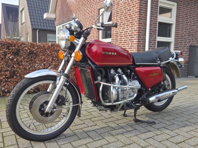 Moto Honda GL1000 Gold Wing de 1976