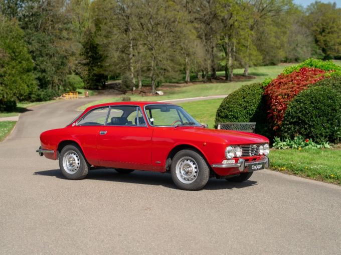 Alfa Roméo Giulia GT 2000 Veloce de 1971