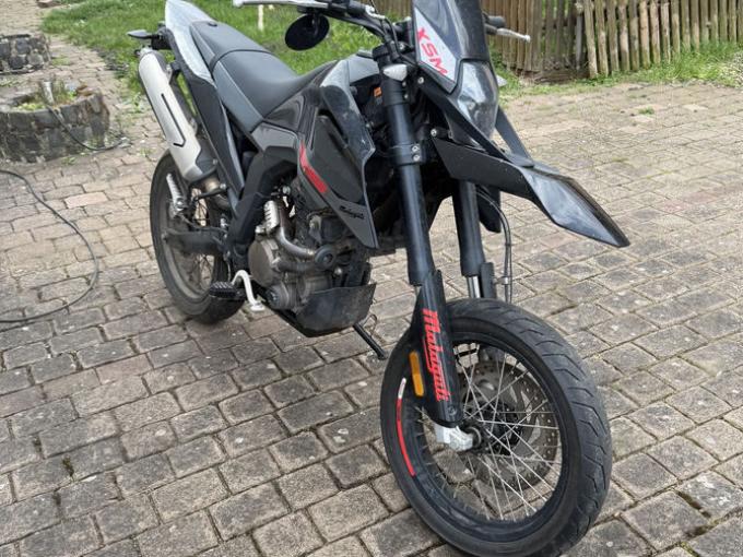 Moto Malaguti XSM 125 de 2024