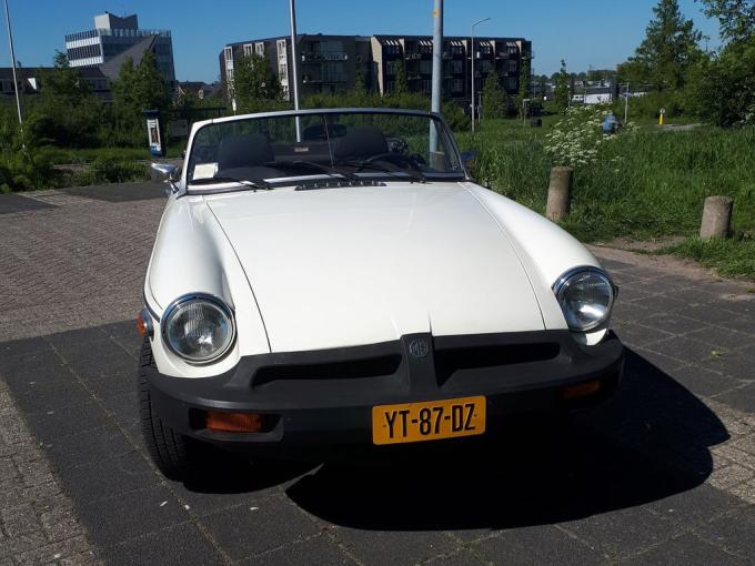 MG B  de 1979