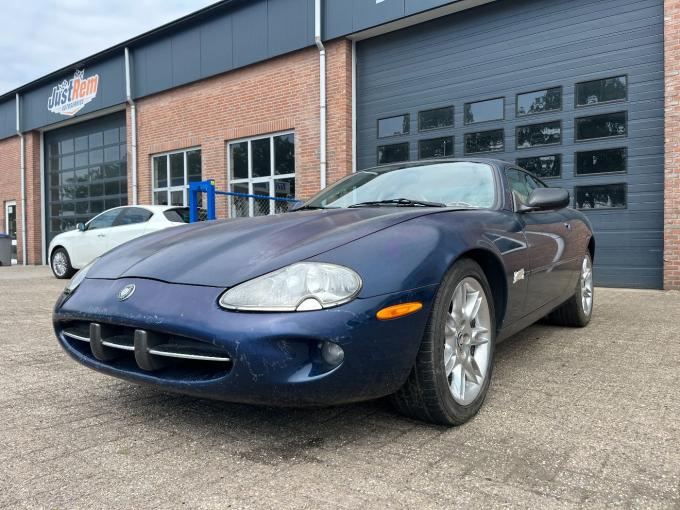 Jaguar XK8 coup&eacute; de 1997