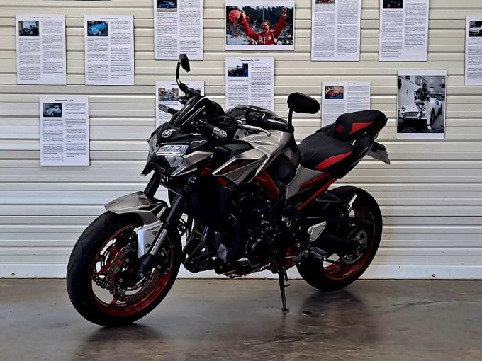 Moto Kawazaki Z900 A2 de 2024