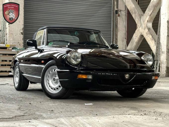 Alfa Roméo Spider 2000 S4 de 1992