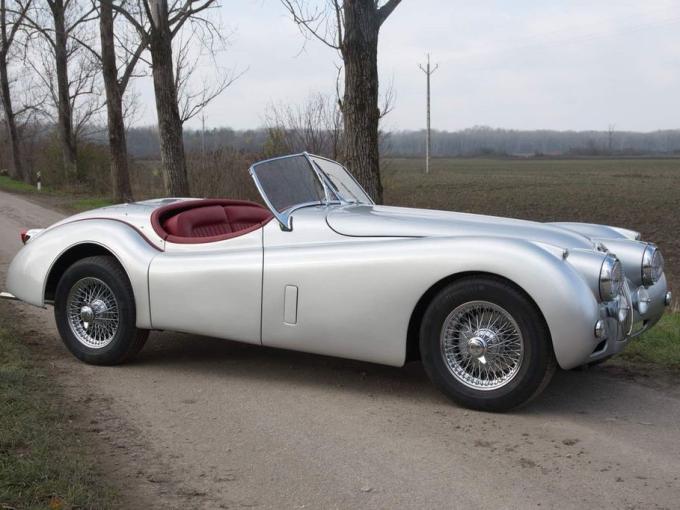 Jaguar Série - XK 140 OTS Roadster de 1956