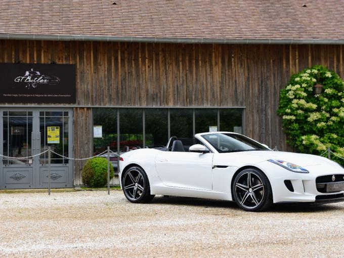 Jaguar Type F V6 S Cabriolet SC 3.0L 380CV / Carnet Jaguar de 2016