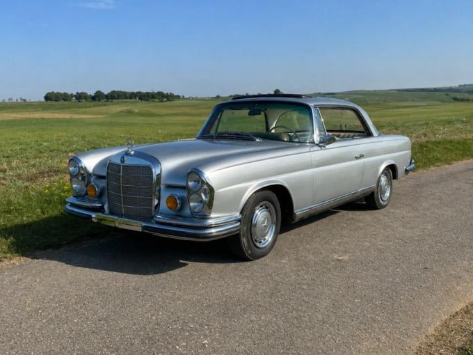Mercedes-Benz SE b 220 Coupé de 1962
