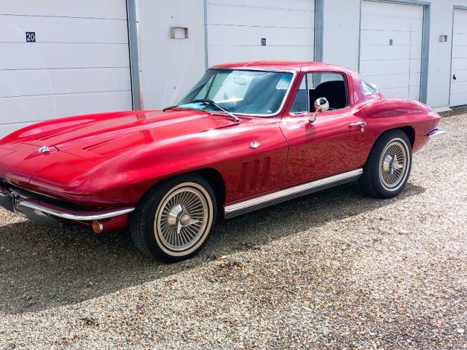 Chevrolet Corvette C2 STING RAY 327 CI de 1964