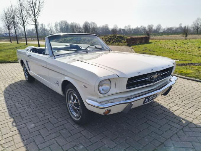 Ford Mustang V8 cabriolet de 1964