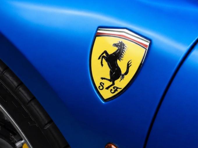 Ferrari F8 Spider V8 de 2022