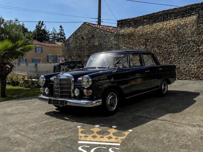 Mercedes-Benz 230 L6 de 1967