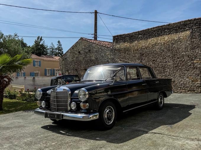 Mercedes-Benz 230 L6 de 1967