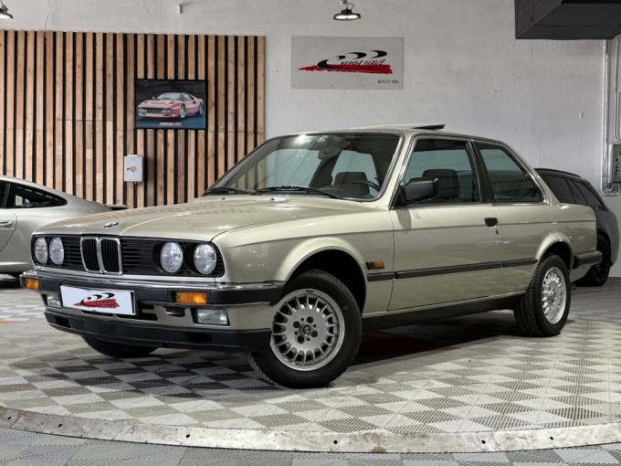 BMW Série 3 320i Coupé BVM5 (E30) de 1984