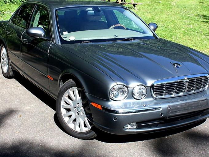 Jaguar Série - XJ 8 4.2 L X350  de 2004