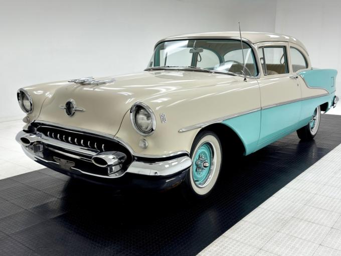 Oldsmobile 88 2 Door Sedan de 1955