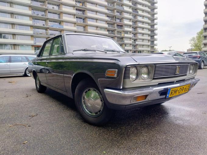 Toyota Crown Sedan de 1971