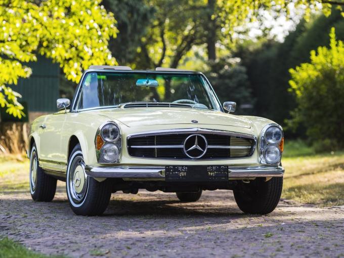 Mercedes-Benz SL 230 Pagode de 1964