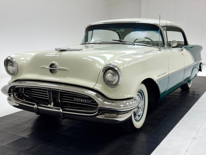 Oldsmobile 88 Holiday 4 Door Hardtop de 1956