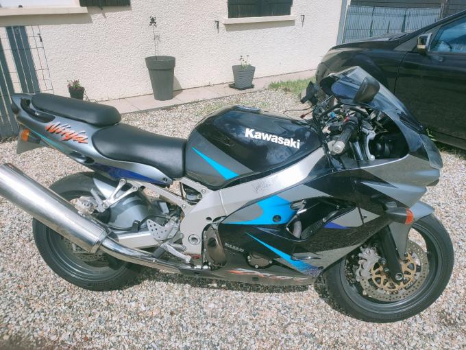 Moto Kawazaki ZX9R de 2001