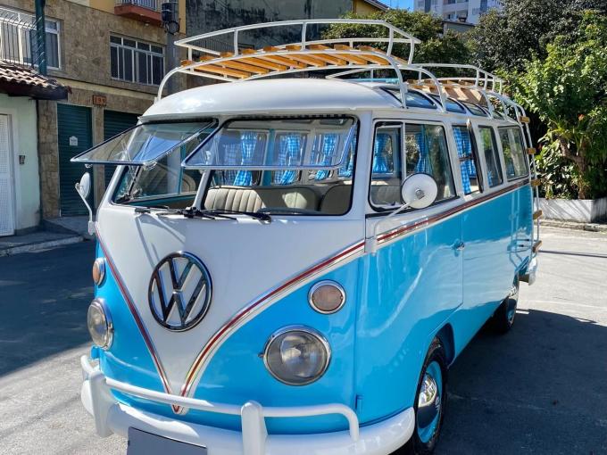 Volkswagen Combi T2 Samba Replica de 1973