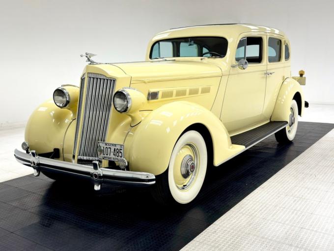 Packard 120 Series Sedan de 1936