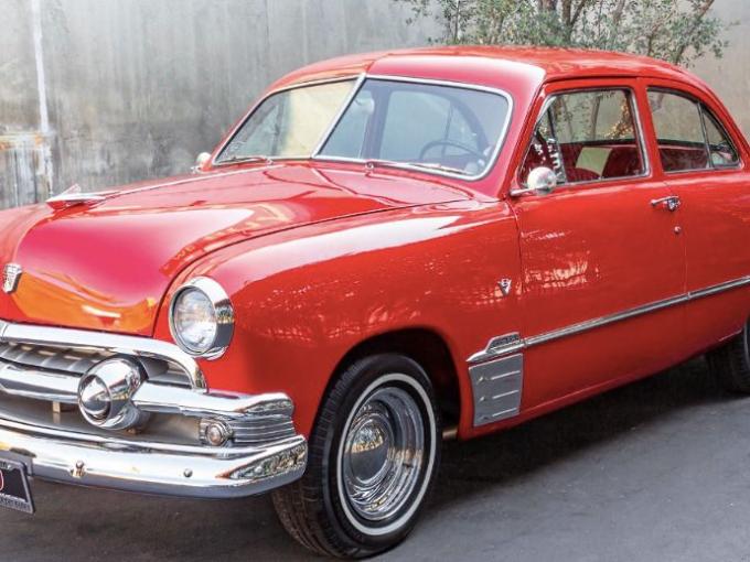 Ford Custom DELUXE TUDOR de 1951