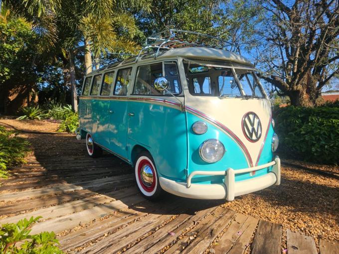 Volkswagen Combi T1 Samba Replica de 1969
