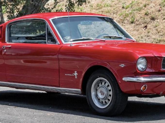 Ford Mustang FASTBACK de 1966