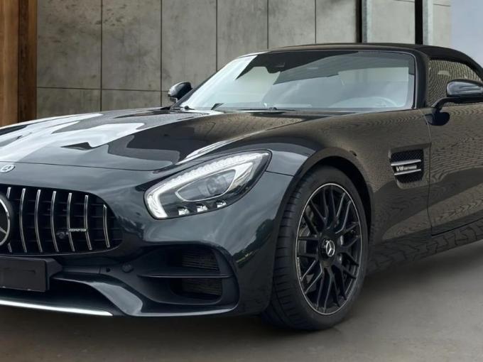 Mercedes-Benz AMG GT Roadster de 2018