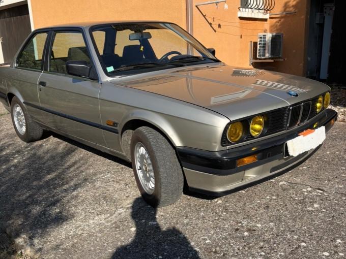 BMW Série 3 E30 320i de 1989