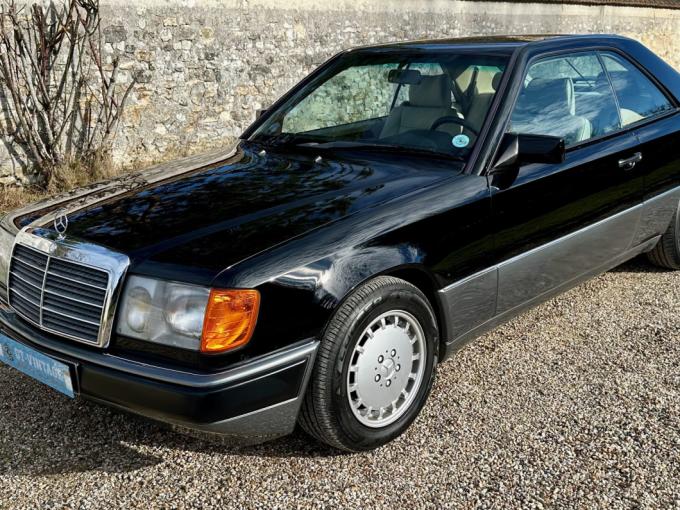 Mercedes-Benz CE 300CE-24 de 1990