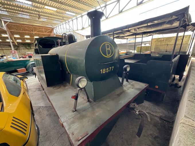 Autres Divers PETIT TRAIN ET SES 3 WAGONS de 1946