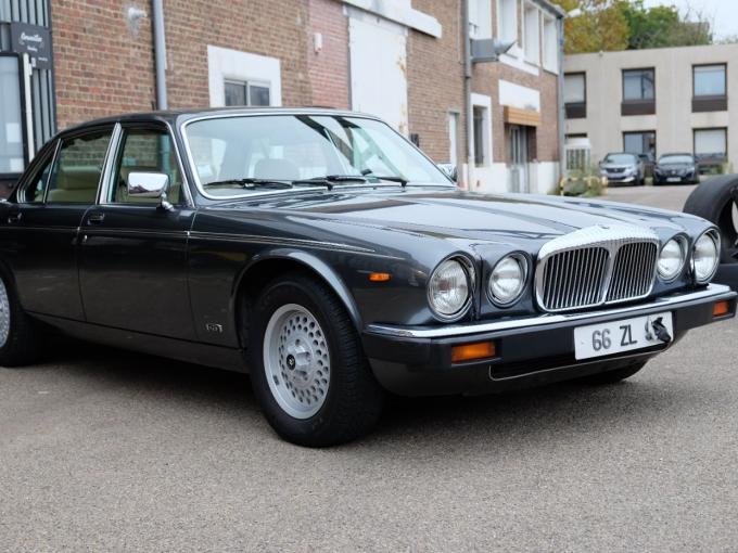 Daimler Double Six 2 eme main fran&ccedil;aise  de 1990