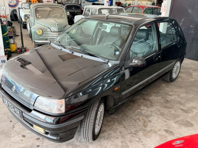 Renault Clio Baccara 1.7 de 1992