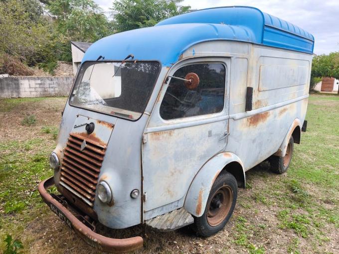Renault Goélette Fourgon rehauss&eacute; de 1957