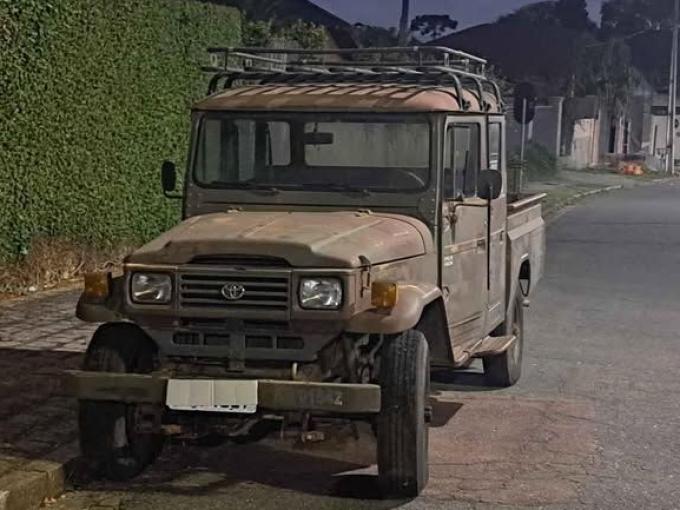 Toyota Land Cruiser Bandeirante 4x4 crew cab 4 doors de 2001